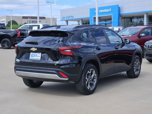 Used 2025 Chevrolet Trax LT w/ Driver Confidence Package FWD image 10