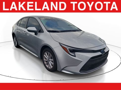 Used 2025 Toyota Corolla LE w/ LE Premium Package FWD image 1