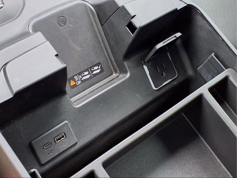 Used 2023 GMC Sierra 1500 Denali image 12