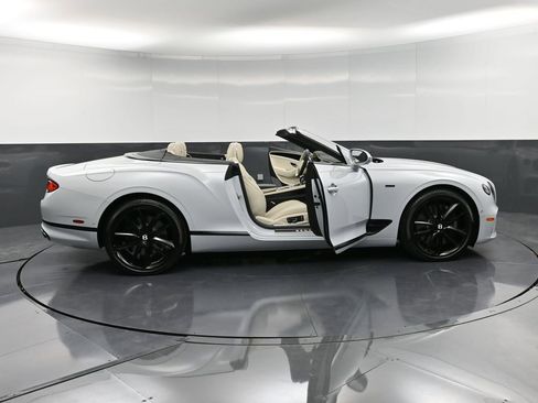 Used 2024 Bentley Continental GT AWD/4WD image 41