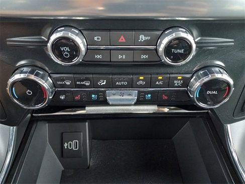 Used 2025 Ford F150 Lariat image 20