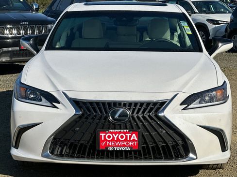 Used 2025 Lexus ES 350 w/ Premium Package FWD image 6