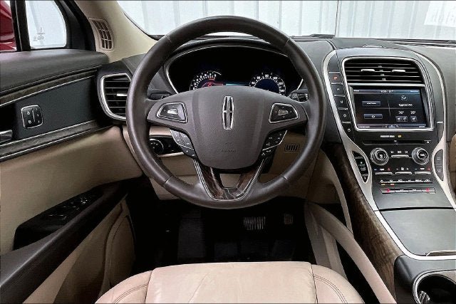 Used 2016 Lincoln MKX Select w/ Select Plus Package AWD/4WD image 5