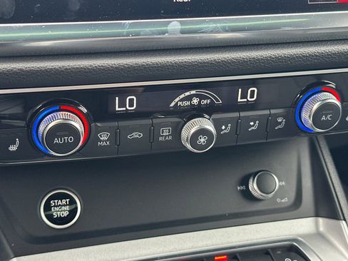 Used 2024 Audi Q3 2.0T Premium image 17