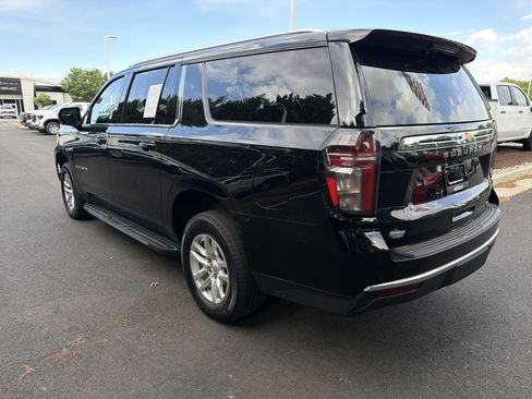 Used 2024 Chevrolet Suburban LT AWD/4WD image 8
