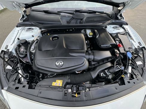 Used 2018 INFINITI QX30 Premium w/ Cargo Package image 25