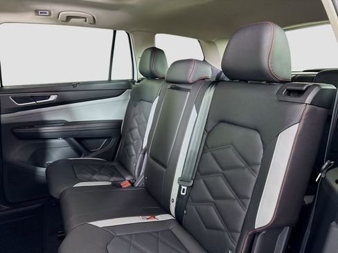 New 2026 Volkswagen Atlas Peak Edition image 24