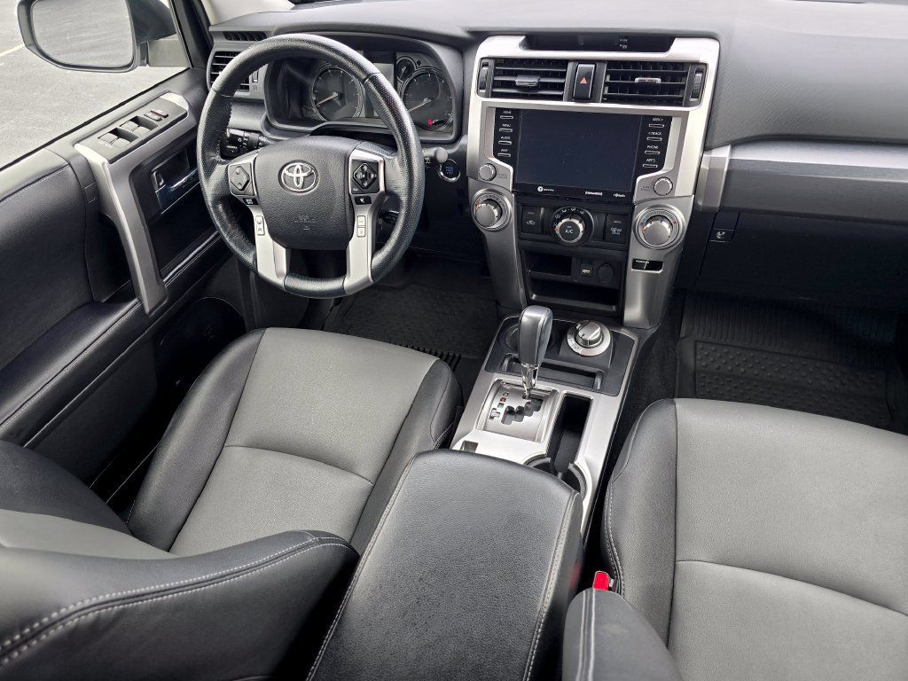 Used 2023 Toyota 4Runner SR5 Premium w/ Moonroof Package AWD/4WD image 17
