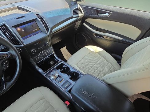 Used 2020 Ford Edge SE FWD image 12