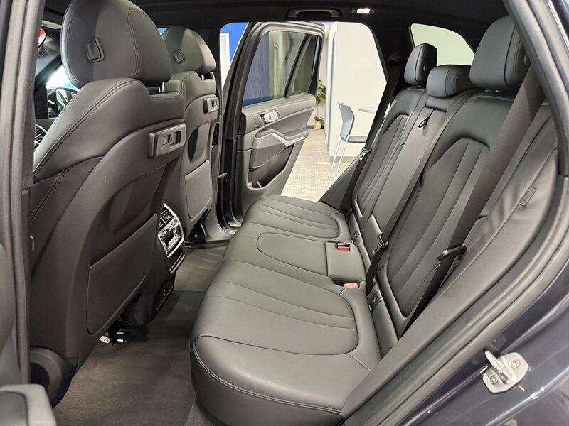 Used 2019 BMW X5 xDrive40i w/ Convenience Package AWD/4WD image 53