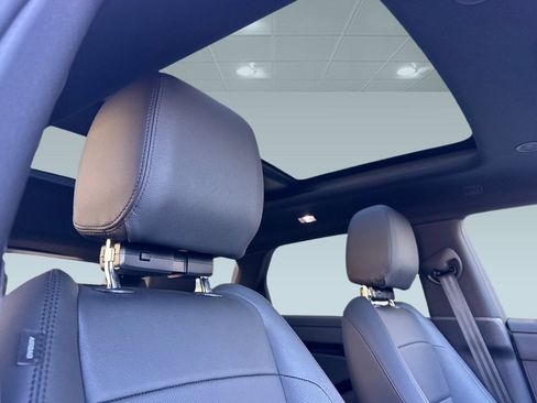 Used 2025 Land Rover Range Rover Evoque S image 14