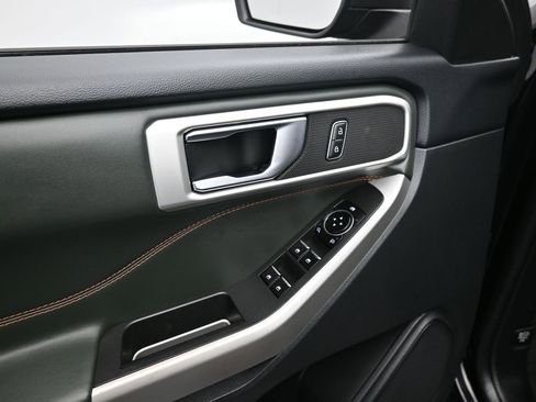 Used 2022 Ford Explorer Timberline image 11