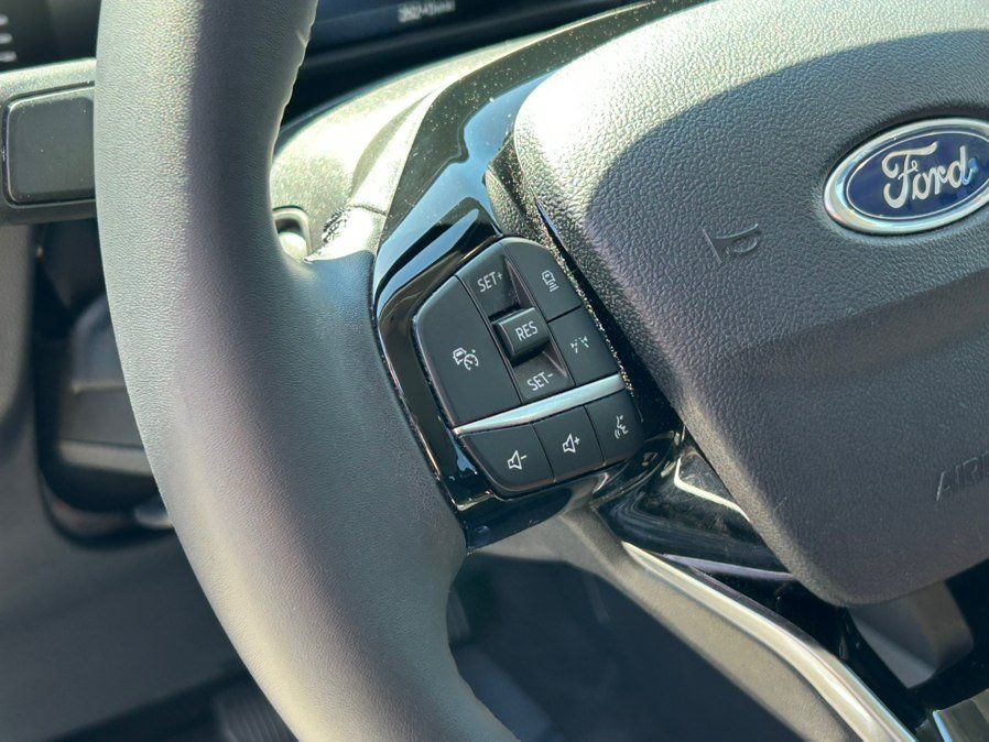 Used 2023 Ford Escape SE FWD image 21