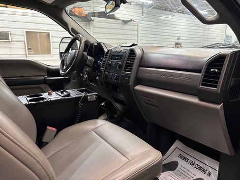 Used 2017 Ford F250 XL w/ Power Equipment Group AWD/4WD image 23