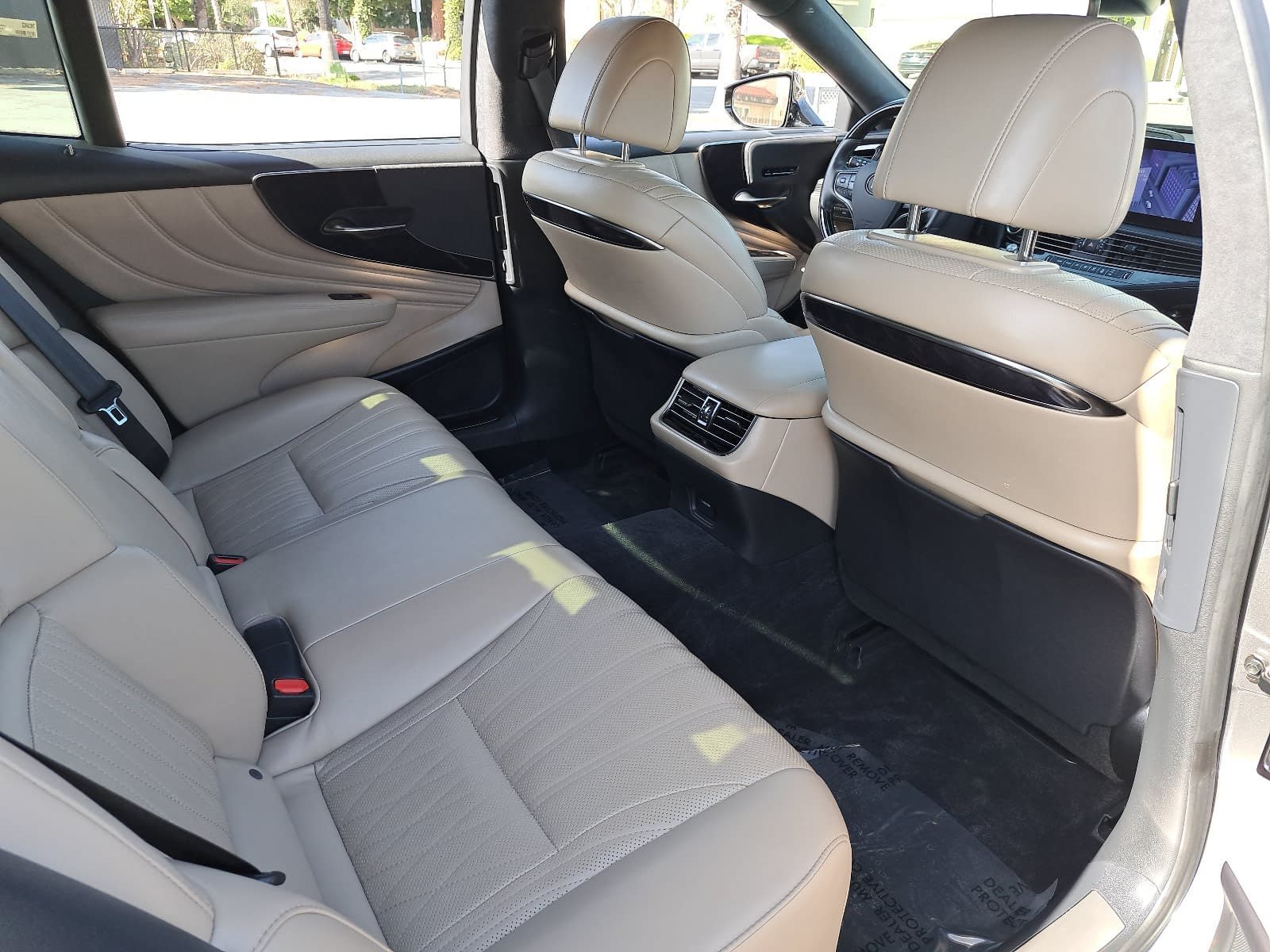 Used 2023 Lexus LS 500 w/ Interior Upgrade Package RWD image 11
