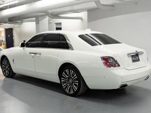 Certified 2022 Rolls-Royce Ghost image 5