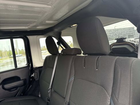 Used 2025 Jeep Wrangler Unlimited Rubicon 4xe w/ Safety Group image 13