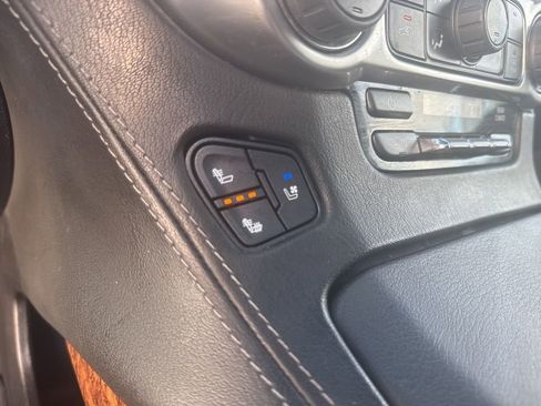 Used 2019 Chevrolet Suburban Premier image 26