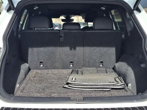 Used 2022 Volkswagen Tiguan SEL R-Line image 28