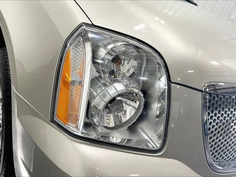 Used 2014 GMC Yukon Denali image 29