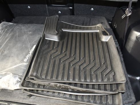 Used 2022 Mitsubishi Outlander SE image 50