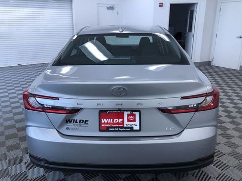 Used 2025 Toyota Camry LE image 6
