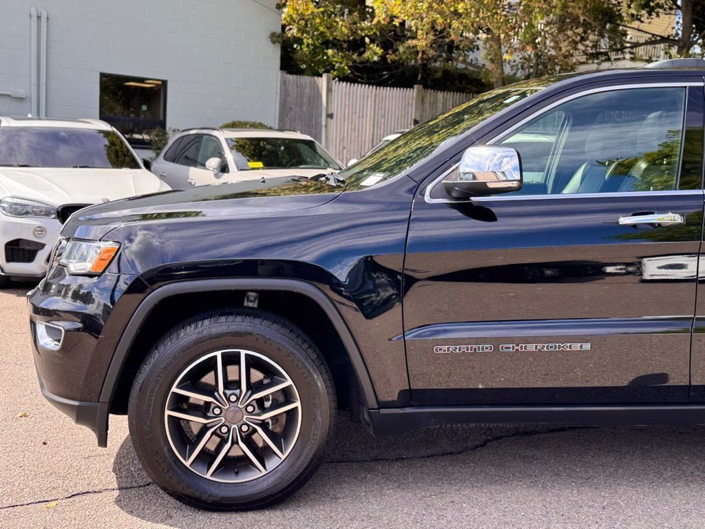 Used 2021 Jeep Grand Cherokee Limited AWD/4WD image 10