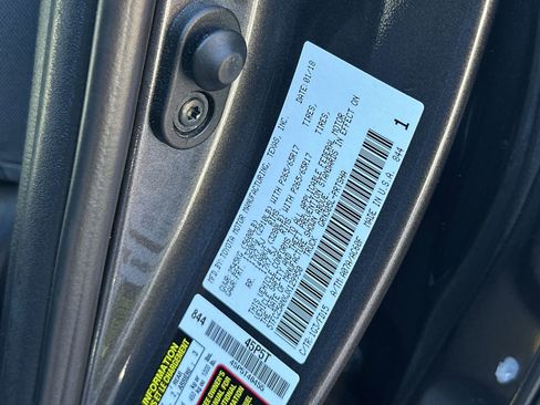 Used 2018 Toyota Tacoma TRD Sport image 35