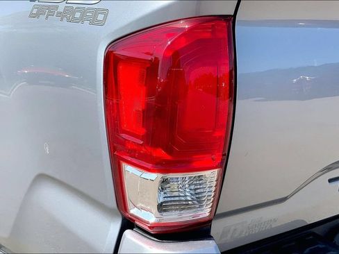 Used 2021 Toyota Tacoma SR w/ SR Convenience Package RWD image 23