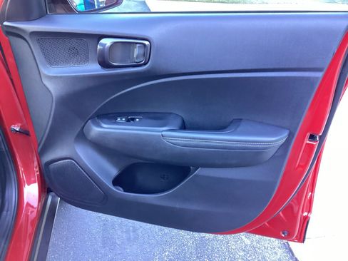 Used 2022 Hyundai Venue Limited w/ Cargo Package image 22