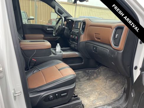 Used 2021 Chevrolet Silverado 1500 High Country w/ Technology Package image 13
