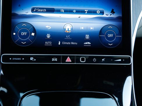 Used 2024 Mercedes-Benz C 300 Sedan image 37