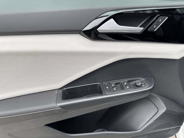 New 2026 Volkswagen Taos S FWD image 12