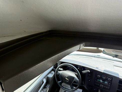 Used 2021 Chevrolet Express 3500 w/ Power Convenience Package RWD image 6