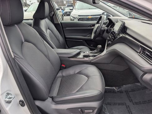 Used 2023 Toyota Camry XSE image 12