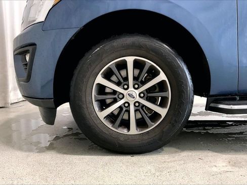 Used 2018 Ford Expedition Max XLT w/ Equipment Group 202A RWD image 6