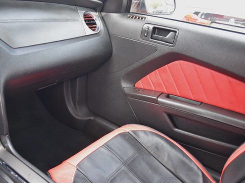 Used 2012 Ford Mustang Coupe image 16