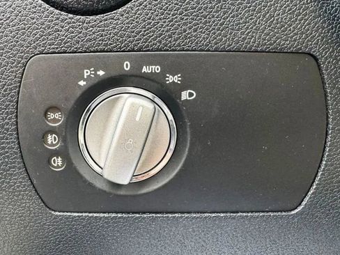 Used 2011 Mercedes-Benz SLK 300 image 39