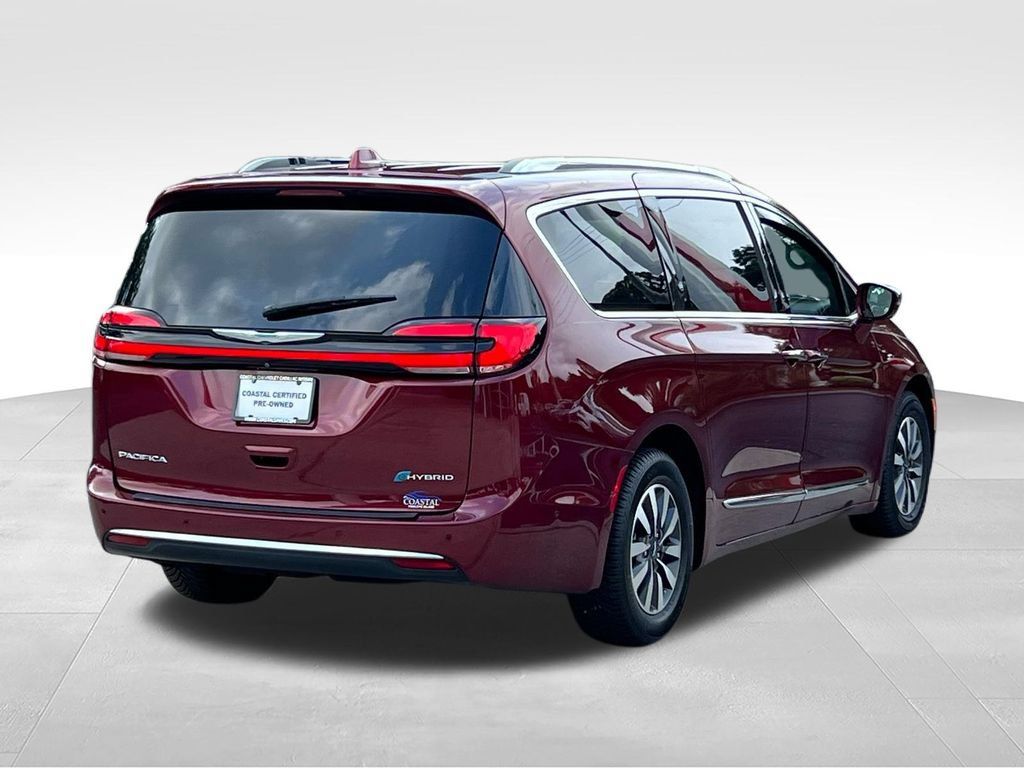 Used 2021 Chrysler Pacifica Limited w/ Uconnect Theater Family Group FWD image 12