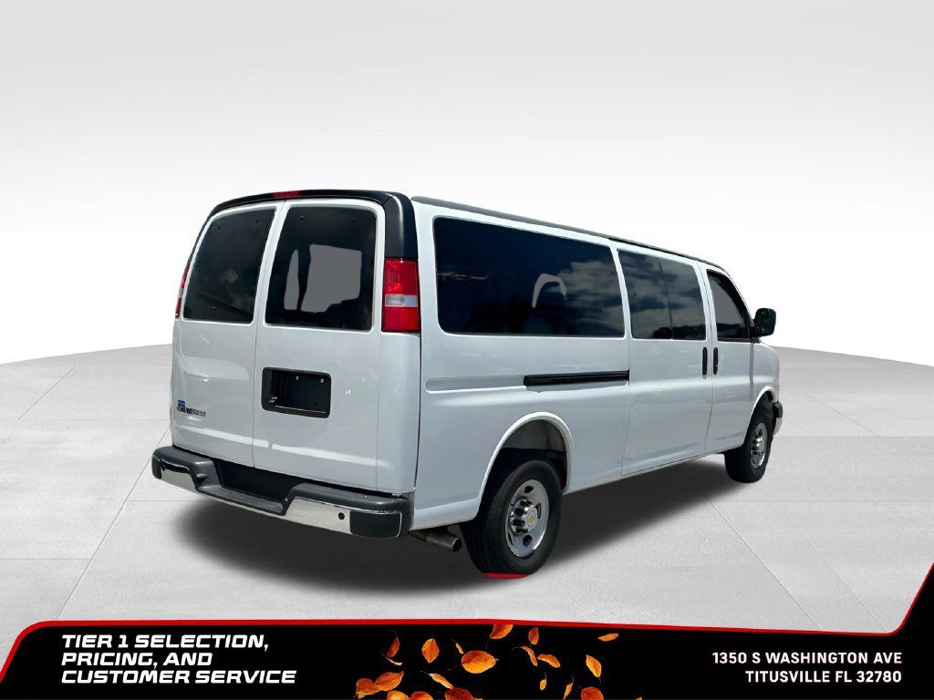 Used 2025 Chevrolet Express 3500 LT w/ LT Preferred Equipment Group RWD image 9