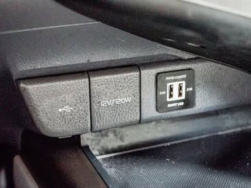 Certified 2023 Toyota Camry SE w/ Convenience Package image 22