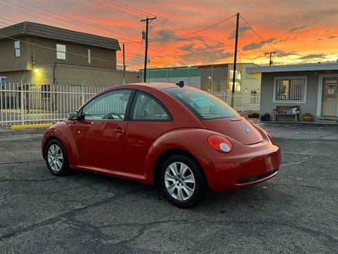 Used 2010 Volkswagen Beetle Coupe image 6