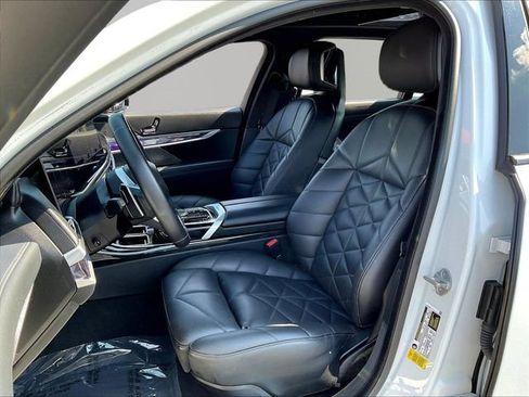 Used 2023 BMW 740i w/ Parking Assistance Package RWD image 21