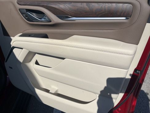 Used 2021 GMC Yukon Denali w/ Denali Premium Package image 6