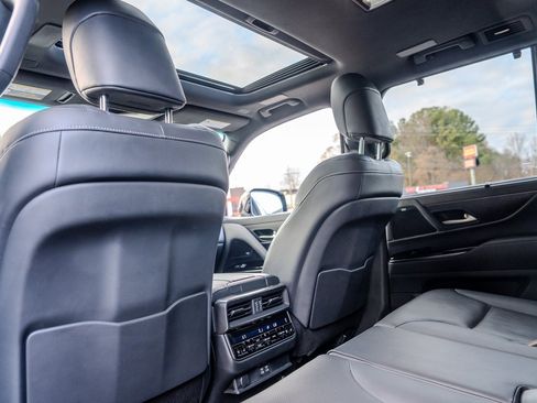 Used 2023 Lexus LX 600 4WD w/ Luxury Package image 21