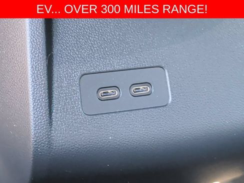 Used 2024 Cadillac Lyriq Luxury w/ LPO, Floor Liner Package AWD/4WD image 32