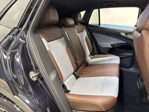 Used 2023 Volkswagen ID.4 Pro image 29