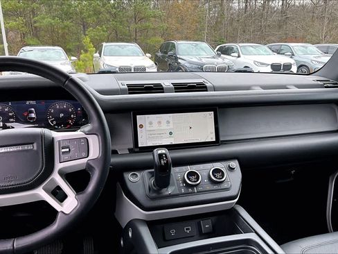 Used 2020 Land Rover Defender 110 HSE image 7
