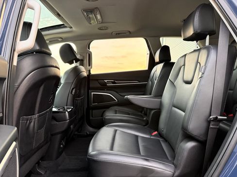 Used 2025 Kia Telluride S FWD image 18