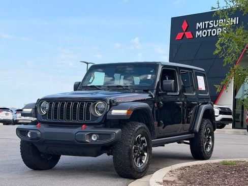 Used 2025 Jeep Wrangler Unlimited Rubicon AWD/4WD image 9
